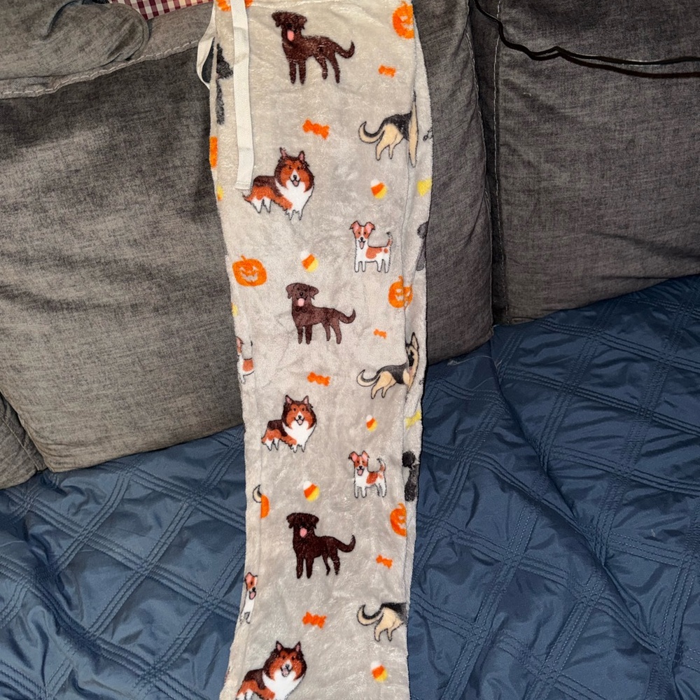 Women's Gray Pajama Bottoms with Dog and Pumpkin Print